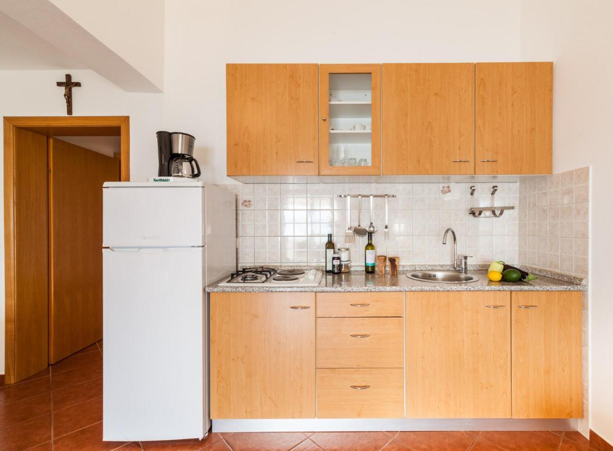 Ferienhaus Rajka Kustići Exteriör bild