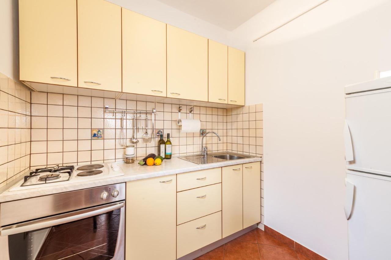 Ferienhaus Rajka Kustići Exteriör bild
